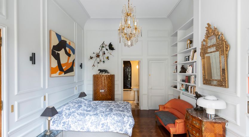 Photo of Antique & Ornate