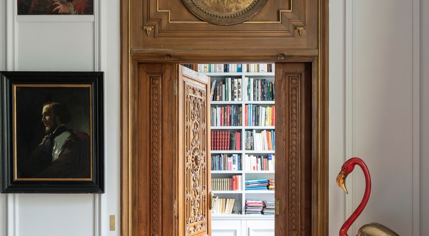 Photo of Antique & Ornate