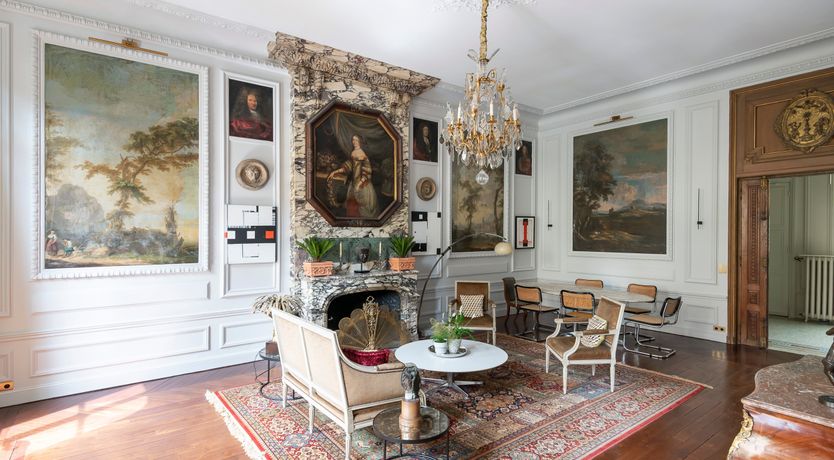 Photo of Antique & Ornate