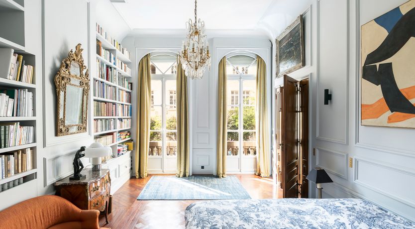 Photo of Antique & Ornate