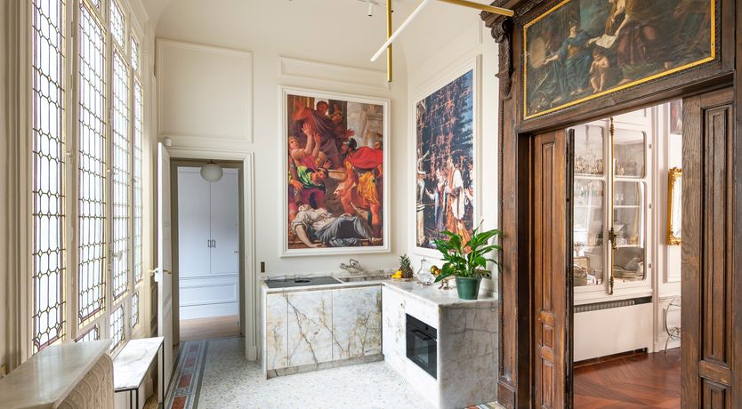 Photo of Antique & Ornate