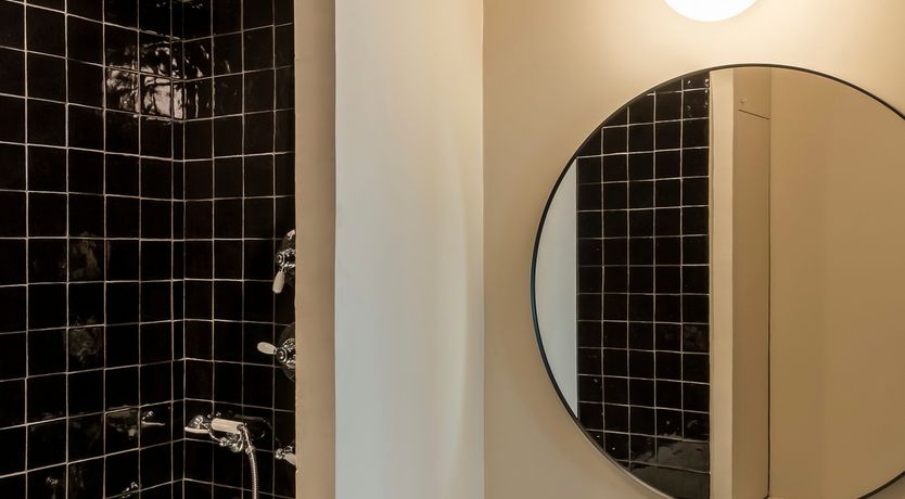 Photo of Antique & Ornate