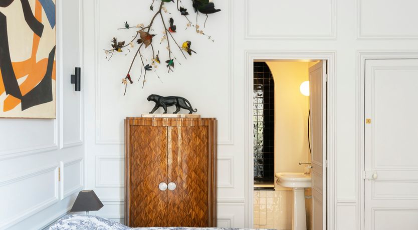 Photo of Antique & Ornate