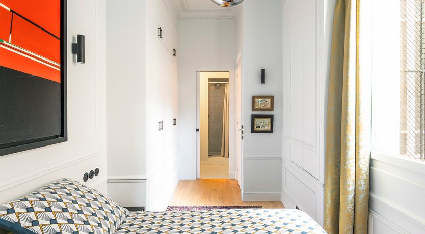 Photo of Antique & Ornate