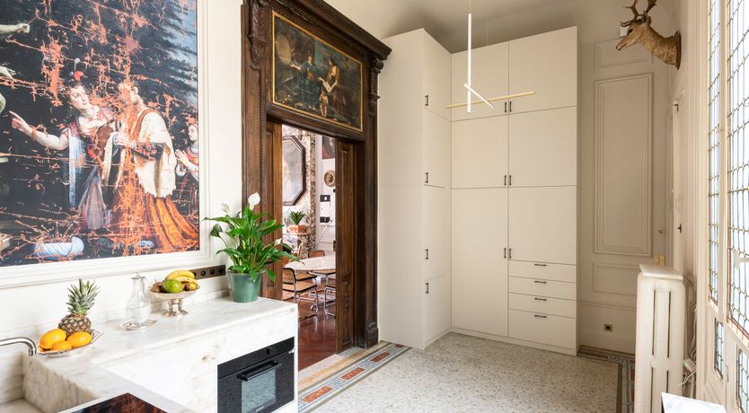 Photo of Antique & Ornate