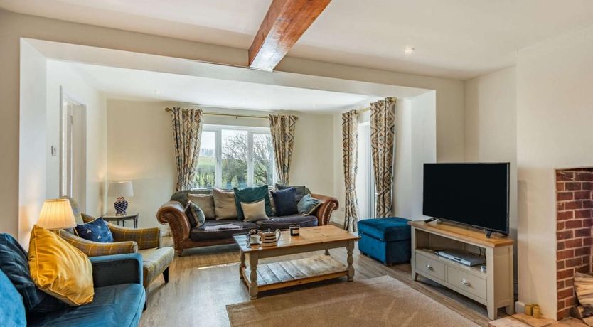 Photo of 5 Bed in Southrepps