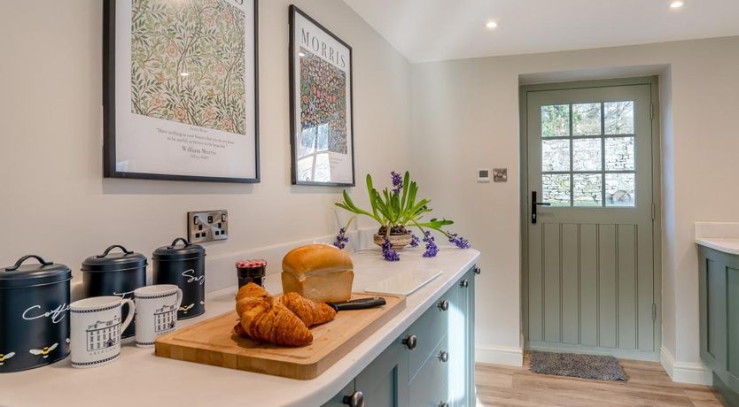 Photo of 2 Bed in Abercamlais