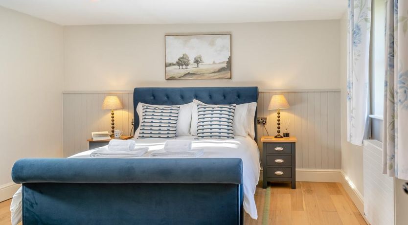 Photo of 2 Bed in Abercamlais