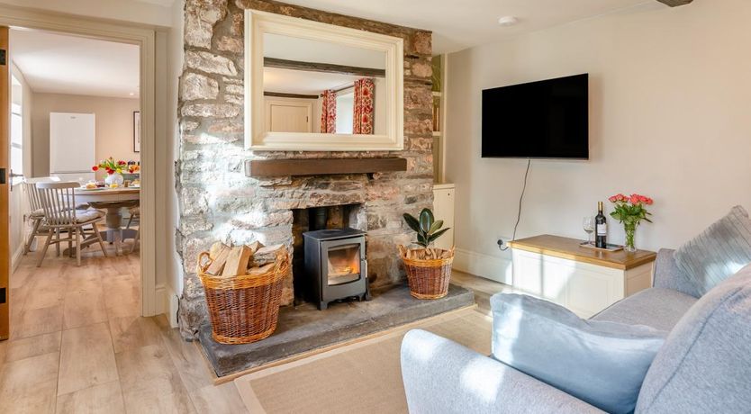 Photo of 2 Bed in Abercamlais