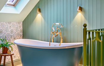 in Alton  (95761) Holiday Home