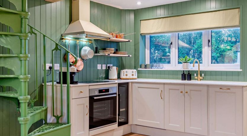 Photo of 1 Bed in Alton