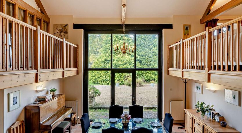 Photo of 3 Bed in Sedgehill