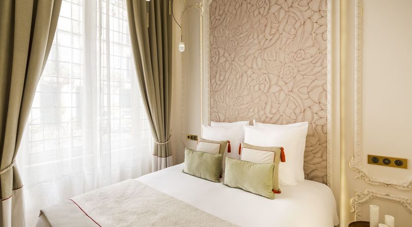 Photo of Marble & Pearls