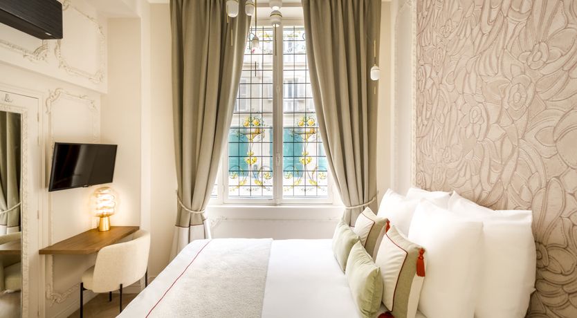 Photo of Marble & Pearls