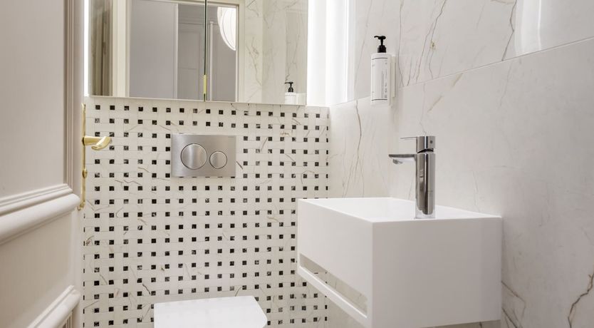 Photo of Marble & Pearls