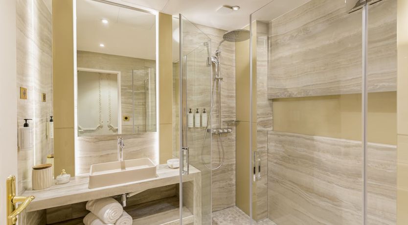 Photo of Marble & Pearls