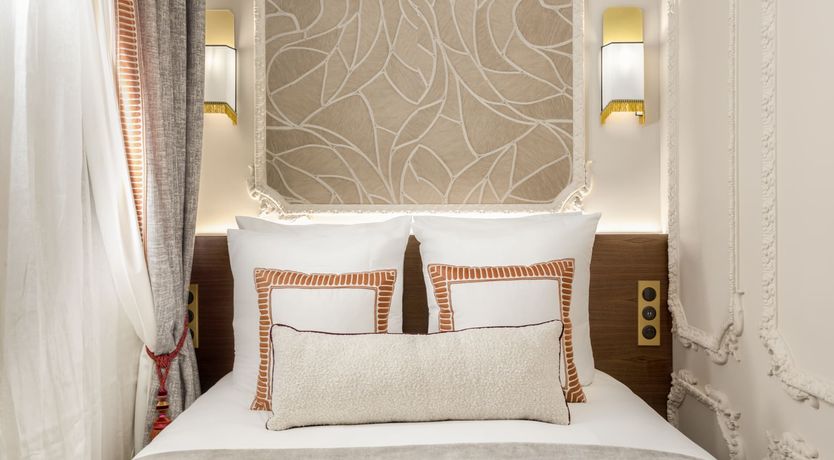 Photo of Marble & Pearls