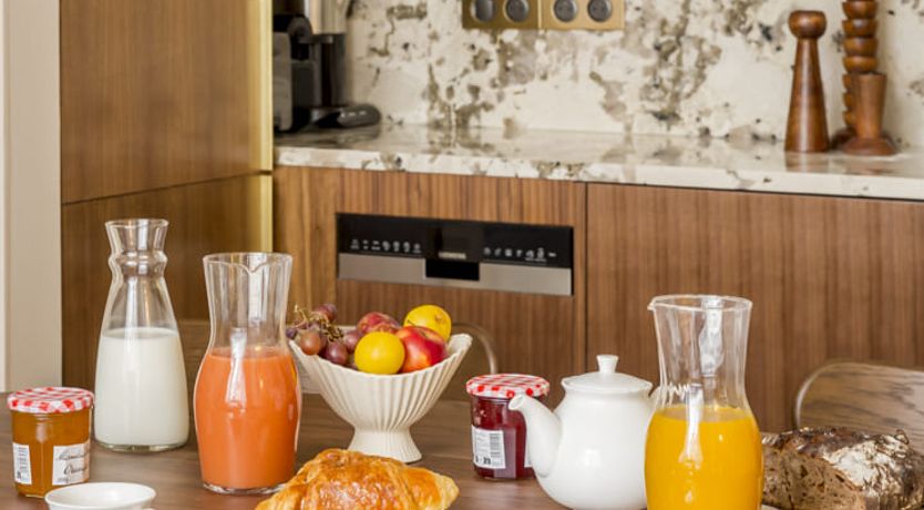 Photo of Marble & Pearls