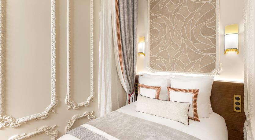 Photo of Marble & Pearls