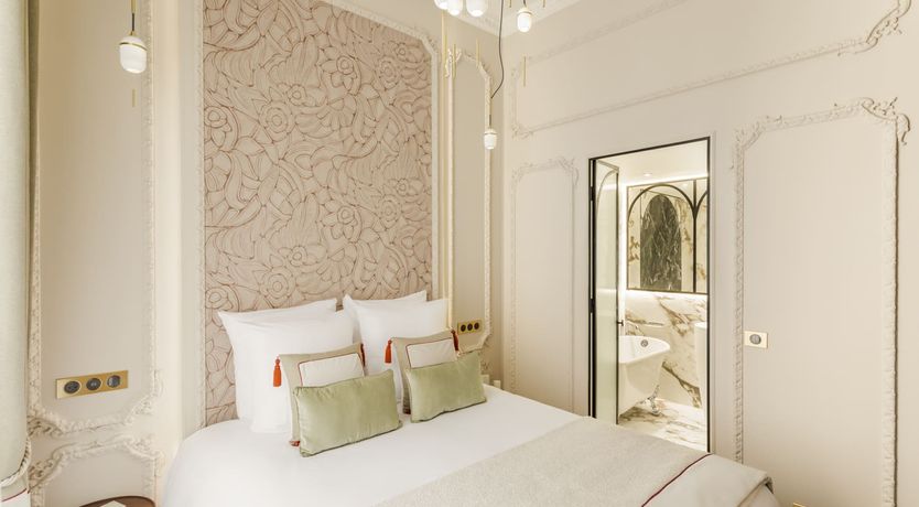 Photo of Marble & Pearls