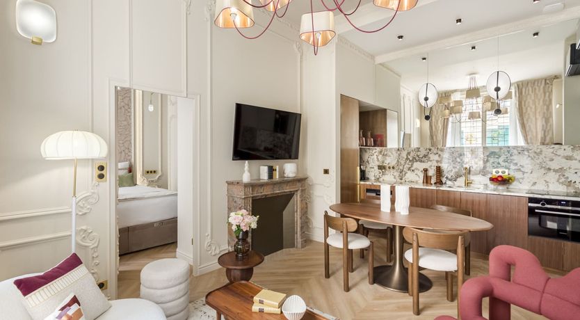 Photo of Marble & Pearls