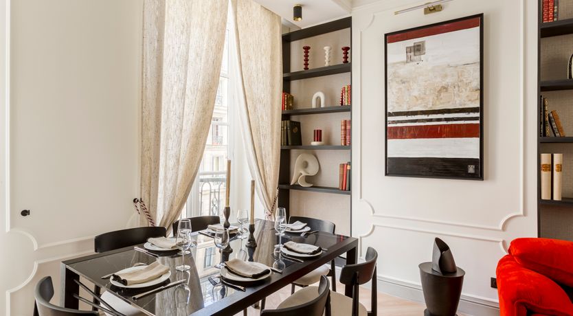 Photo of Louvre Rouge