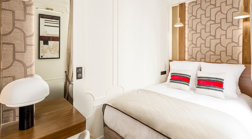 Photo of Louvre Rouge