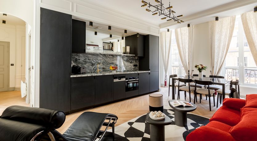 Photo of Louvre Rouge