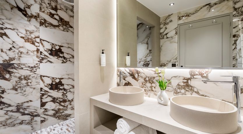 Photo of Louvre Rouge