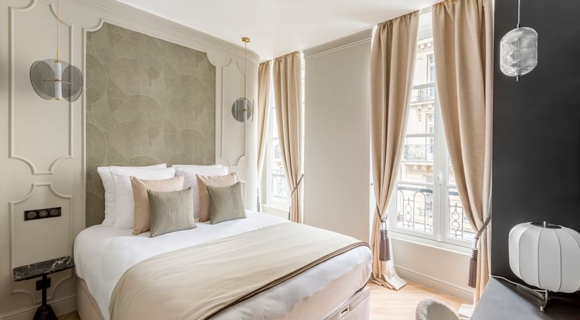 Photo of Louvre Rouge