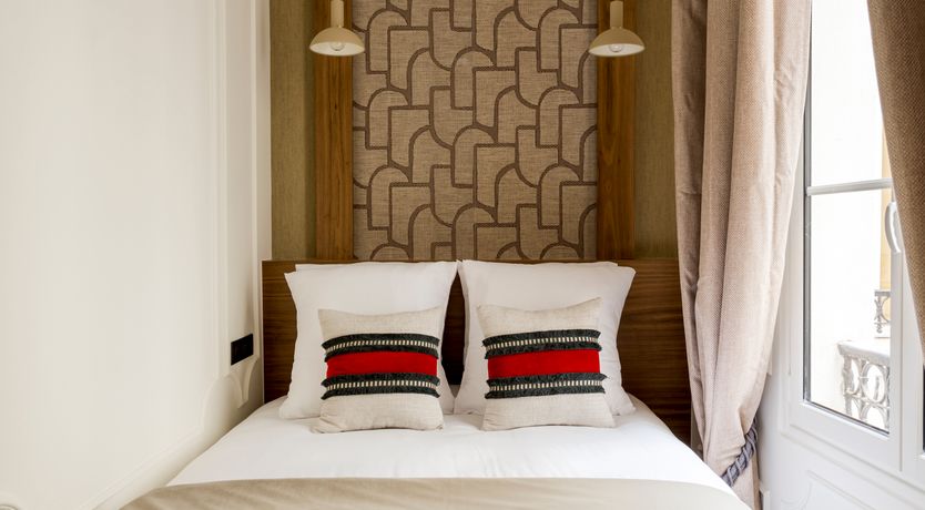 Photo of Louvre Rouge