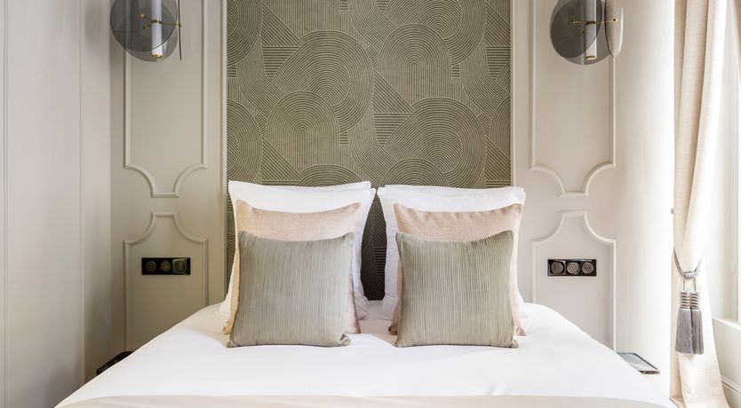 Photo of Louvre Rouge