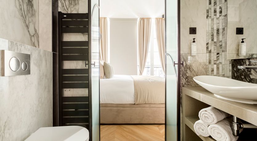 Photo of Louvre Rouge