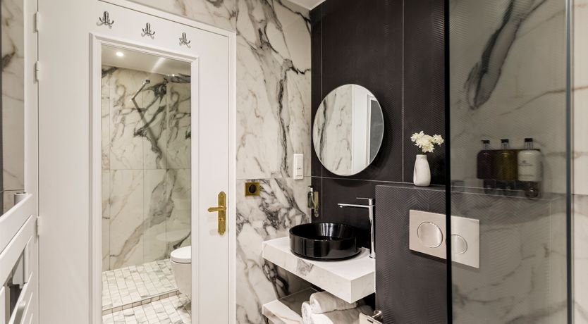 Photo of The Silver Lining