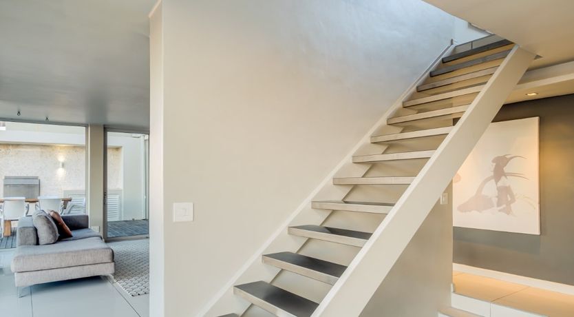 Photo of Between the Looking Glass