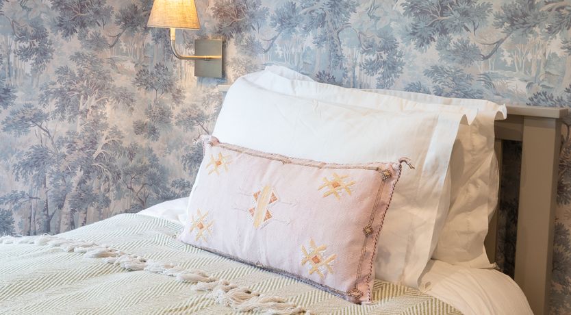 Photo of Calder & Cream