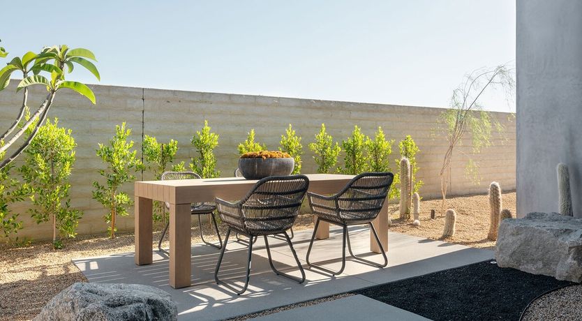 Photo of Smoking Pixels