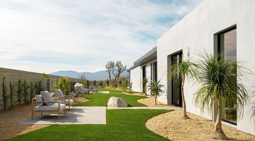 Photo of Smoking Pixels