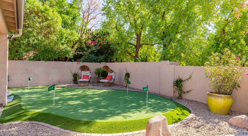 Photo of The Gecko's Song