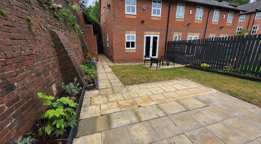 Photo of Broomhall in Bloom