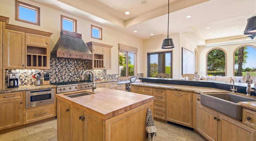 Photo of Hit 'Em Straight