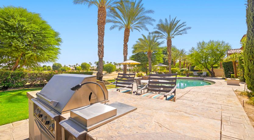 Photo of Hit 'Em Straight