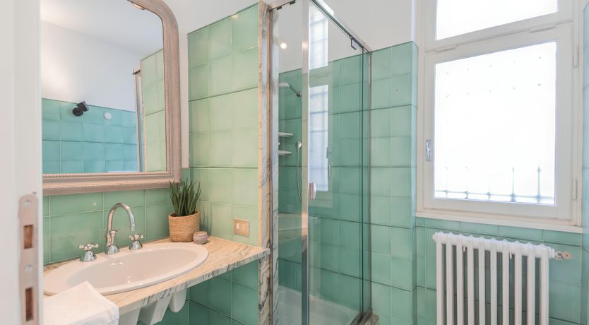 Photo of Lake Paradise