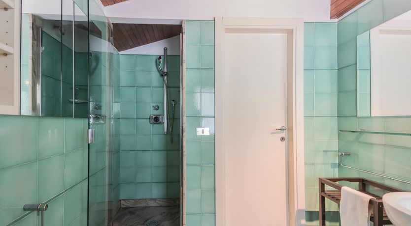 Photo of Lake Paradise