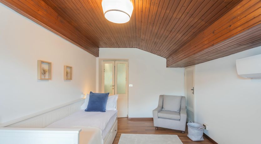 Photo of Lake Paradise