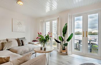 in South Cerney (93725) Holiday Home
