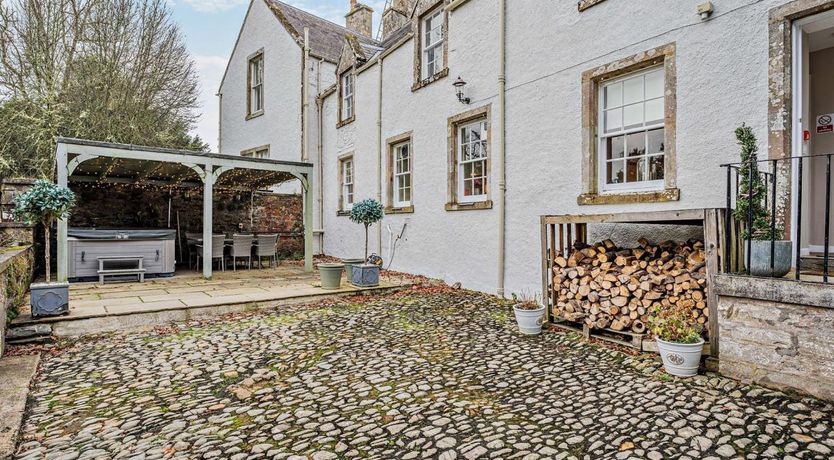 Photo of 4 Bed in Hawick