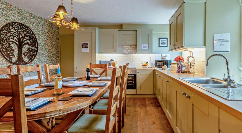 Photo of 4 Bed in Hawick