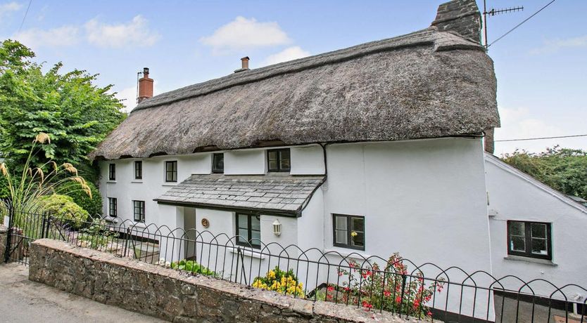 Photo of 5 Bed in Hartland