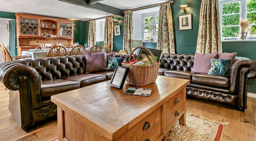 Photo of 5 Bed in Hartland